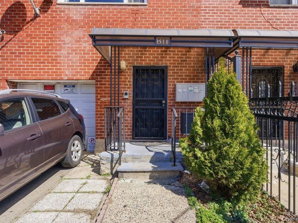 811 E 228th Street, Bronx NY 10466