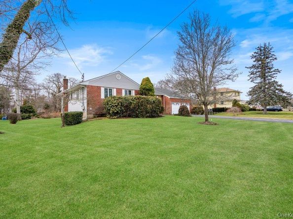 848 Hampshire Road, Bay Shore NY 11706