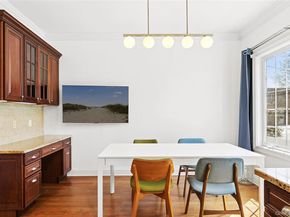 106 Morris Avenue 7, Rockville Centre NY 11570