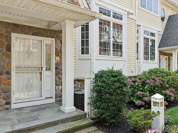 106 Morris Avenue 7, Rockville Centre NY 11570