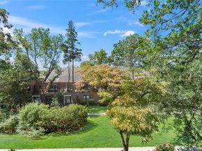 40-01 Little Neck Parkway 11B, Little Neck NY 11363