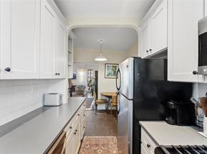 40-01 Little Neck Parkway 11B, Little Neck NY 11363