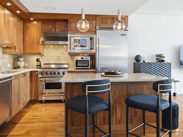 5 Renaissance Square 15C, White Plains NY 10601