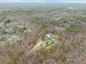 4 Christine Lane, Manorville NY 11949
