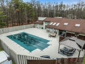 4 Christine Lane, Manorville NY 11949