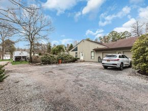 4 Christine Lane, Manorville NY 11949