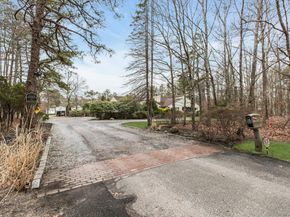 4 Christine Lane, Manorville NY 11949