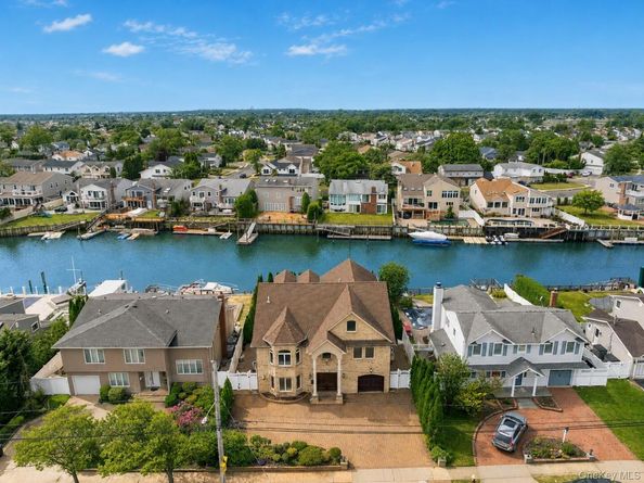 2904 Riverside Drive, Wantagh NY 11793