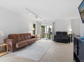 190 Poplar Court, Wantagh NY 11793