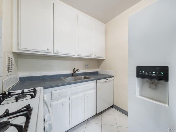 85-15 Main Street 3E, Briarwood NY 11435