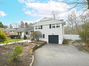 8 Sherwood Drive, Huntington NY 11743
