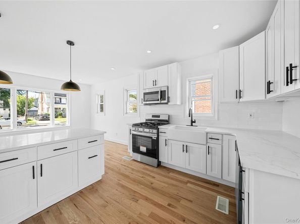 87 Parsons Drive, Hempstead NY 11550