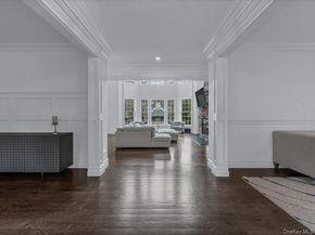 3 Sachem Lane, East Quogue NY 11942