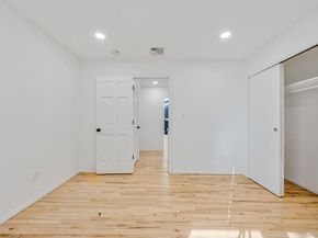 25 Farmington Lane, Melville NY 11747