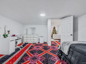 25 Farmington Lane, Melville NY 11747