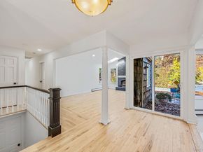 25 Farmington Lane, Melville NY 11747
