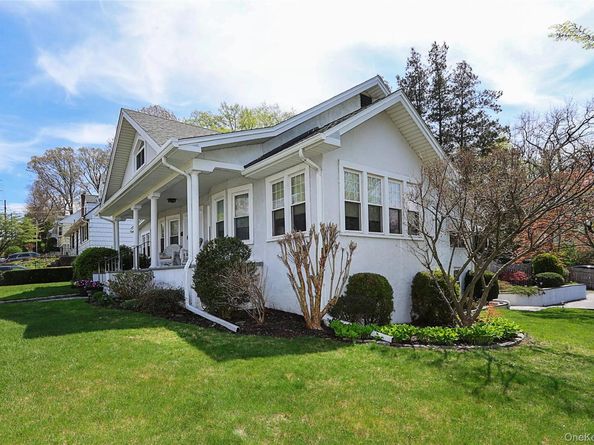 101A Glenwood Road, Glenwood Landing NY 11547