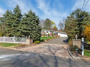 11 Laurie Place, Glen Cove NY 11542