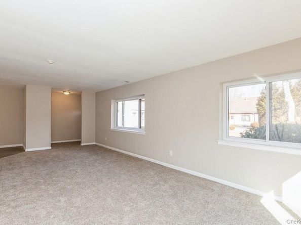 524 Picasso Way 524, Middle Island NY 11953