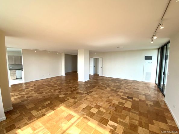 27110 Grand Central Parkway 24W, Floral Park NY 11005