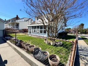 289 Roselle Street, Mineola NY 11501