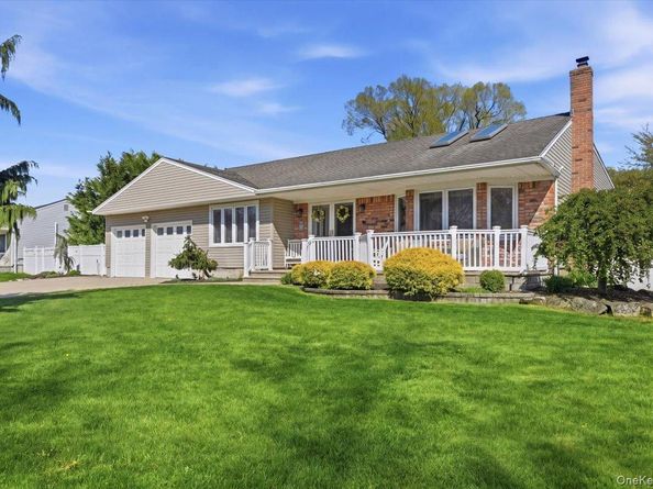44 Steven Place, Smithtown NY 11787