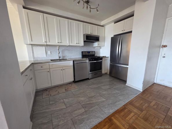 8 Fordham hill Oval 10B, Bronx NY 10468