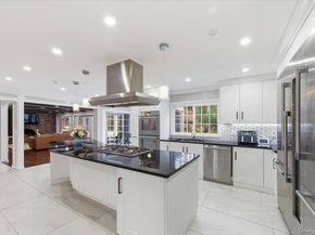 7 Stepping Stone Crescent, Dix Hills NY 11746