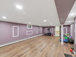 7 Stepping Stone Crescent, Dix Hills NY 11746