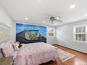 7 Stepping Stone Crescent, Dix Hills NY 11746