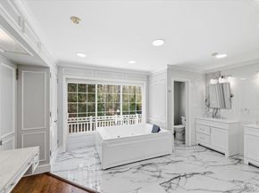 7 Stepping Stone Crescent, Dix Hills NY 11746