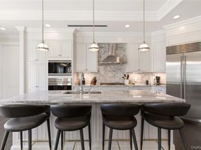 5000 Royal Court 5014, North Hills NY 11040