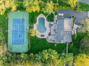 16 Cabriolet Lane, Melville NY 11747