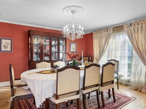16 Cabriolet Lane, Melville NY 11747