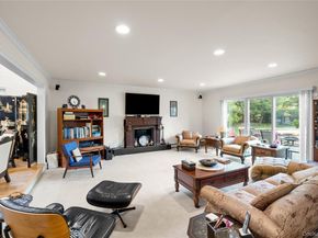 16 Cabriolet Lane, Melville NY 11747