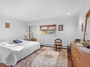16 Cabriolet Lane, Melville NY 11747