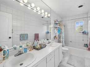 16 Cabriolet Lane, Melville NY 11747