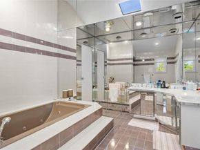 16 Cabriolet Lane, Melville NY 11747