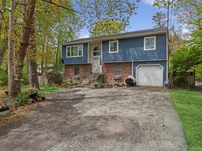 64 Giant Oak Road, Ridge NY 11961