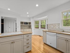 10 Silvermine Drive, South Salem NY 10590