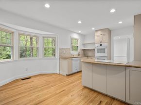 10 Silvermine Drive, South Salem NY 10590