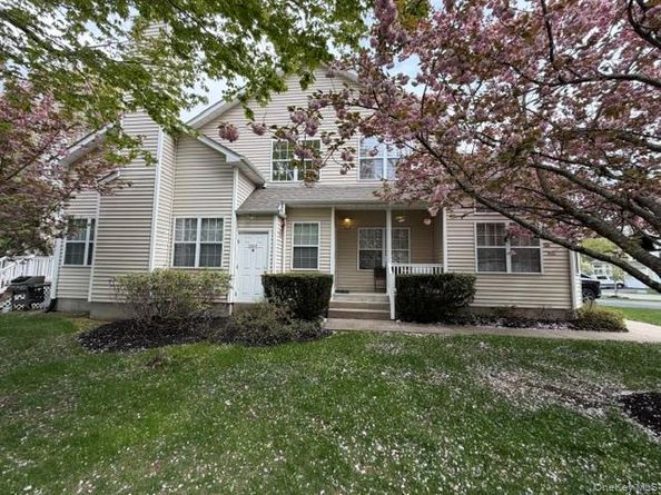 36 Cranberry Circle, Medford NY 11763