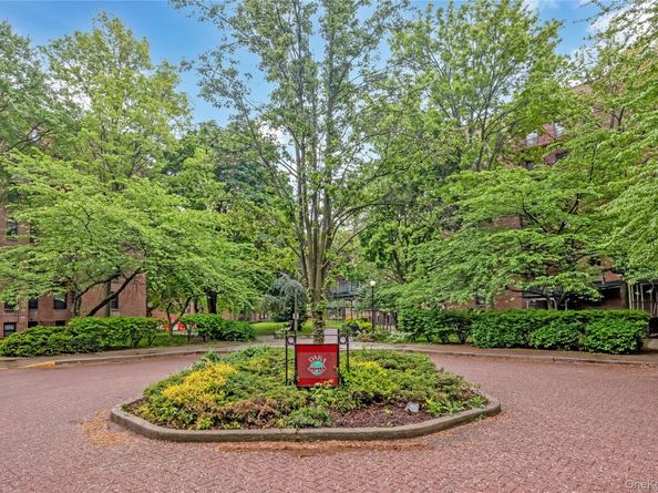 150-10 71st Avenue 2K, Kew Garden Hills NY 11367