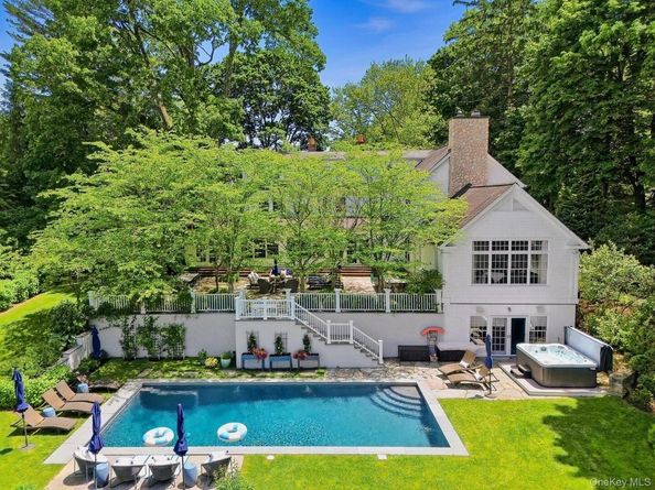 40 Algonquin Drive, Chappaqua NY 10514