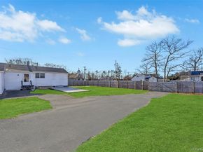 209 Jamaica Avenue, Medford NY 11763