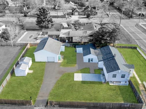 209 Jamaica Avenue, Medford NY 11763