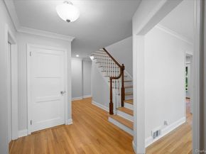 19 Bonnie Way, Larchmont NY 10538