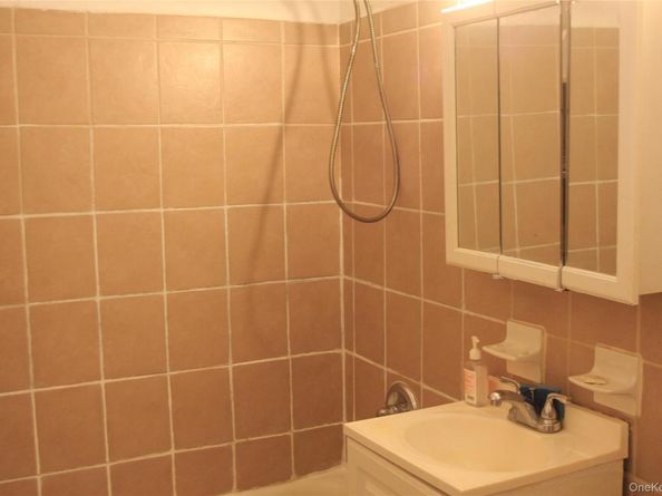 1332 Metropolitan Avenue 6A, Bronx NY 10462