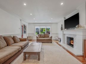16 Glen Lane, Glen Head NY 11545