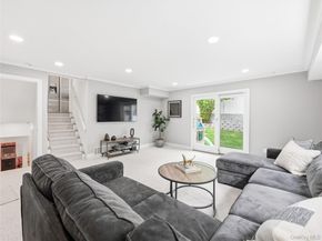 1 White Oak Drive, Port Washington NY 11050